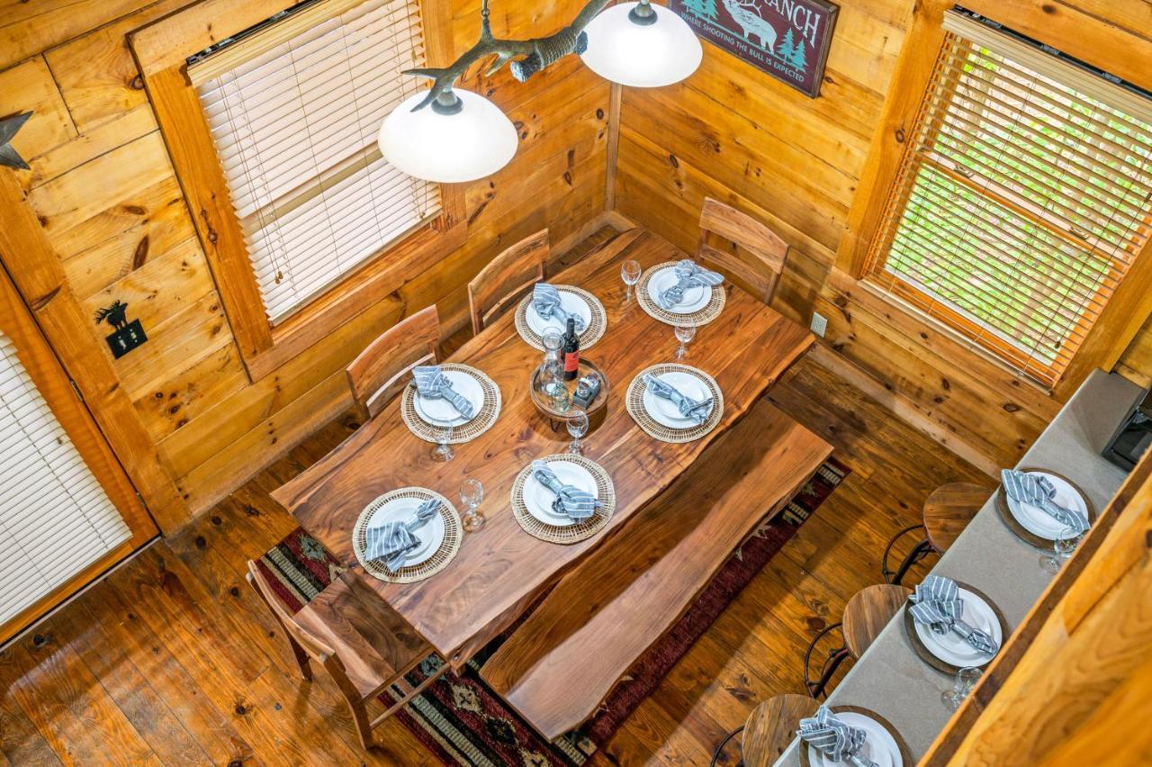 Charming Cabin W/ Hot Tub, Game Room, Location Chalet *