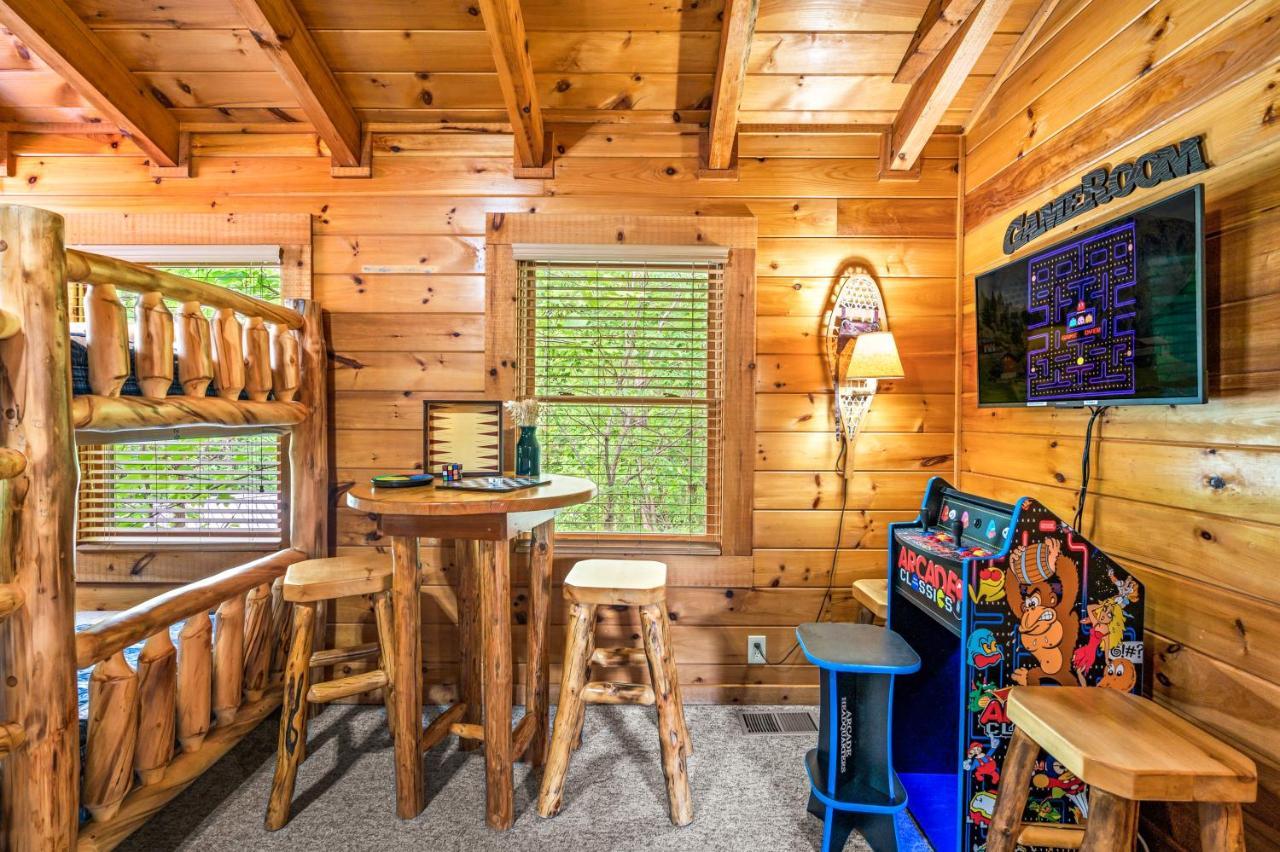 Charming Cabin W/ Hot Tub, Game Room, Location Chalet *