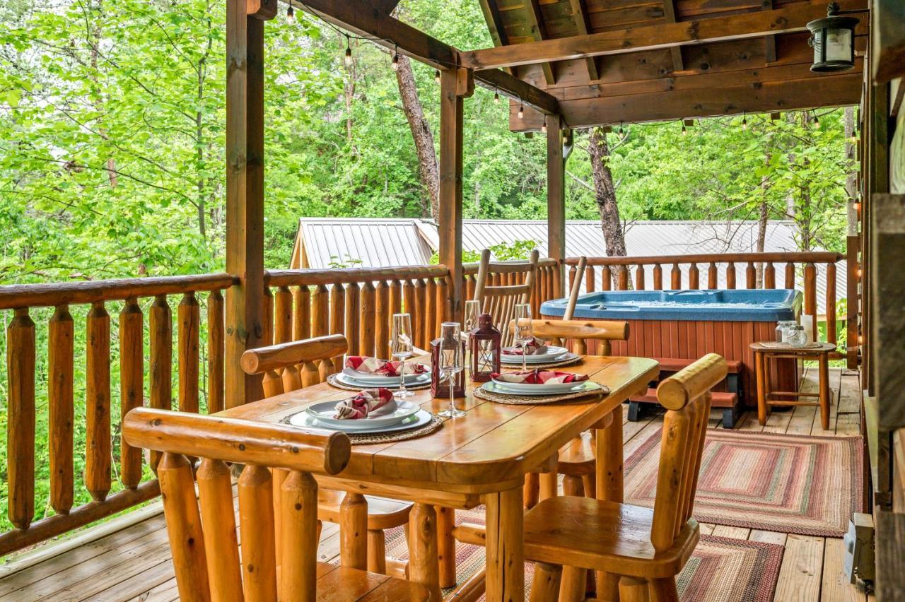 Charming Cabin W/ Hot Tub, Game Room, Location