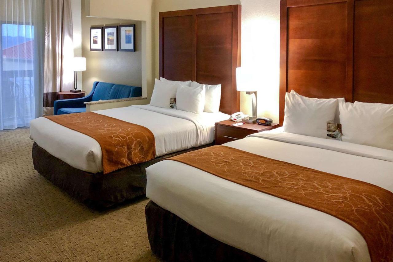 Hotel Vista Near Island Drive And Convention Center Pigeon Forge