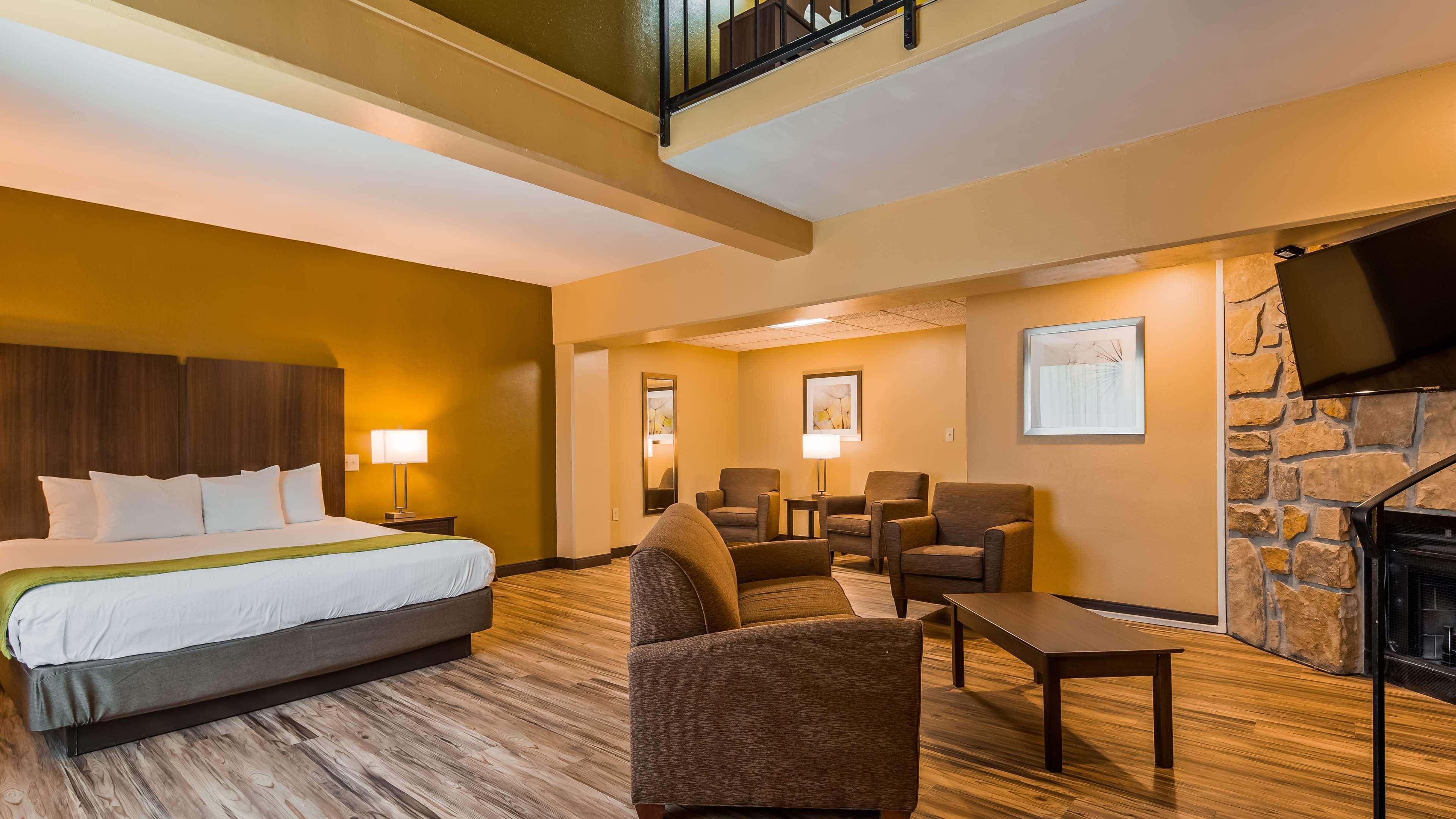 Western Plaza Hotel 3*