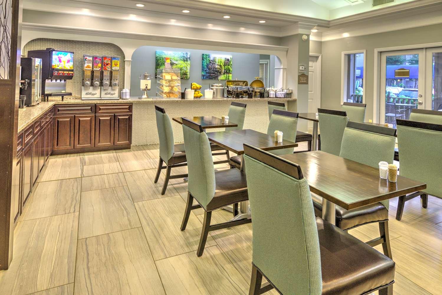 Hotel Western Plaza 3*
