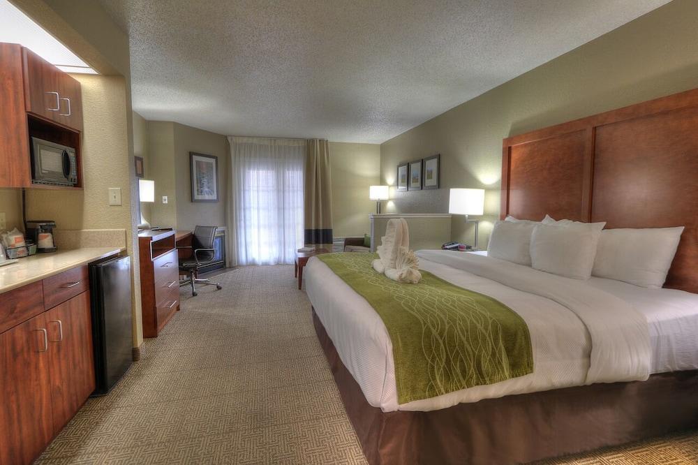 Comfort & At Dollywood Lane Hotel Pigeon Forge