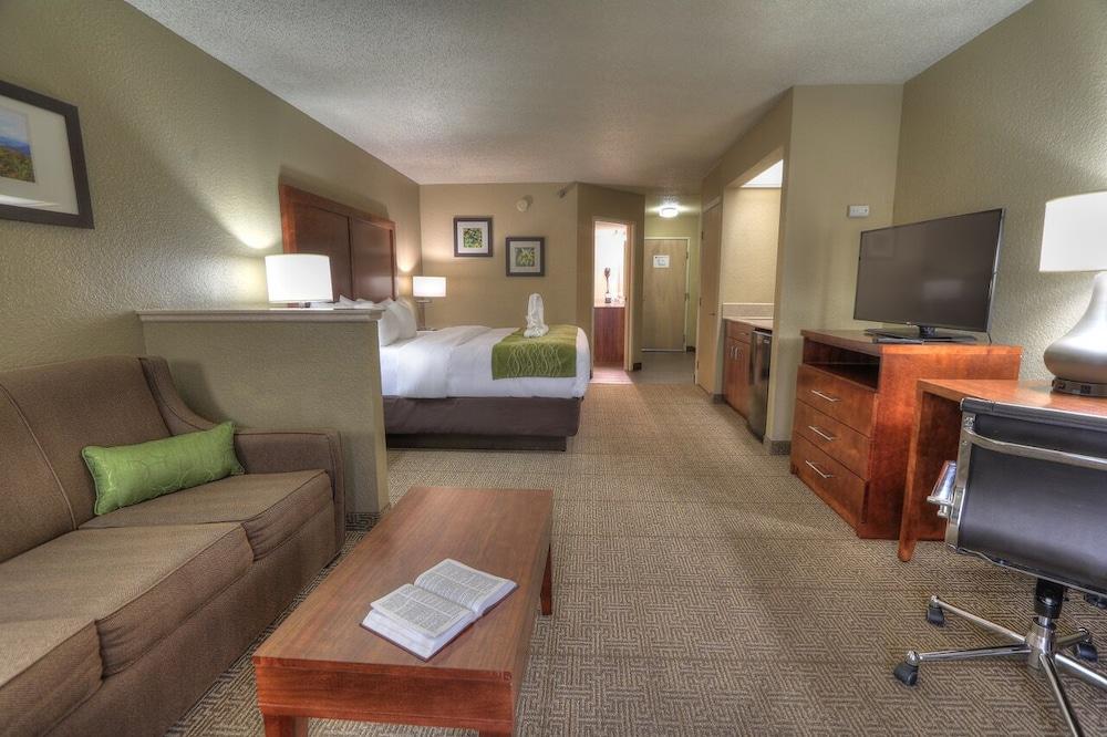 Comfort & At Dollywood Lane Hotel Pigeon Forge