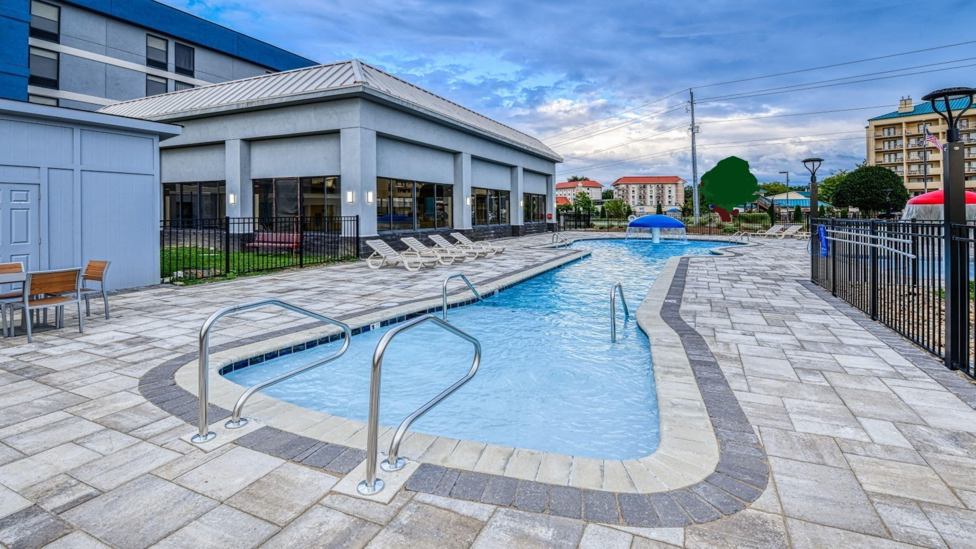 Resort Express & By Ihg Pigeon Forge