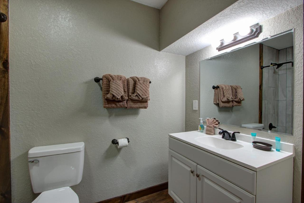3 Master Bedrooms - Sleeps 10 - Location - Game - Hot Tub