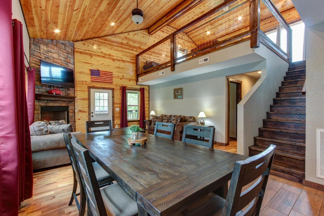 Chalet 3 Master Bedrooms - Sleeps 10 - Location - Game - Hot Tub *