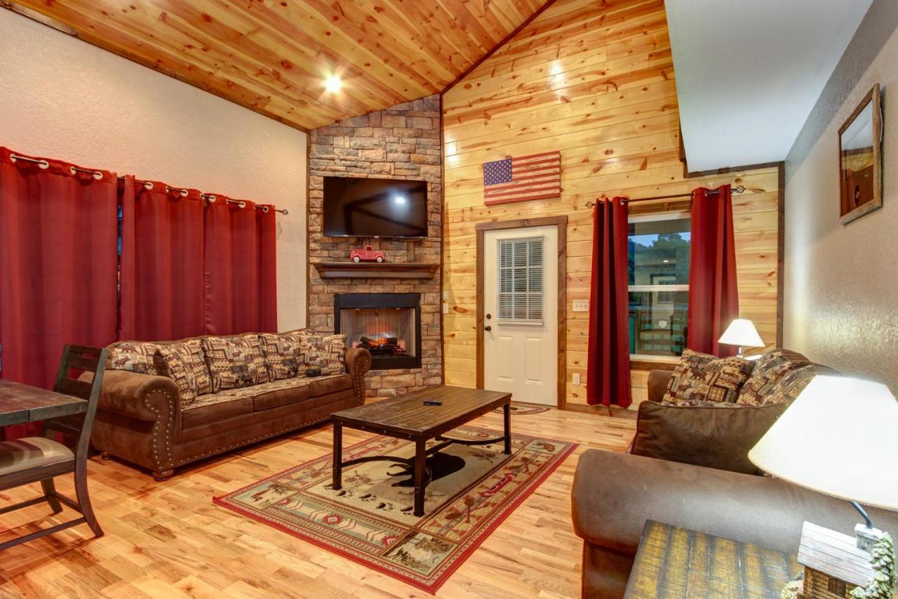 3 Master Bedrooms - Sleeps 10 - Location - Game - Hot Tub *