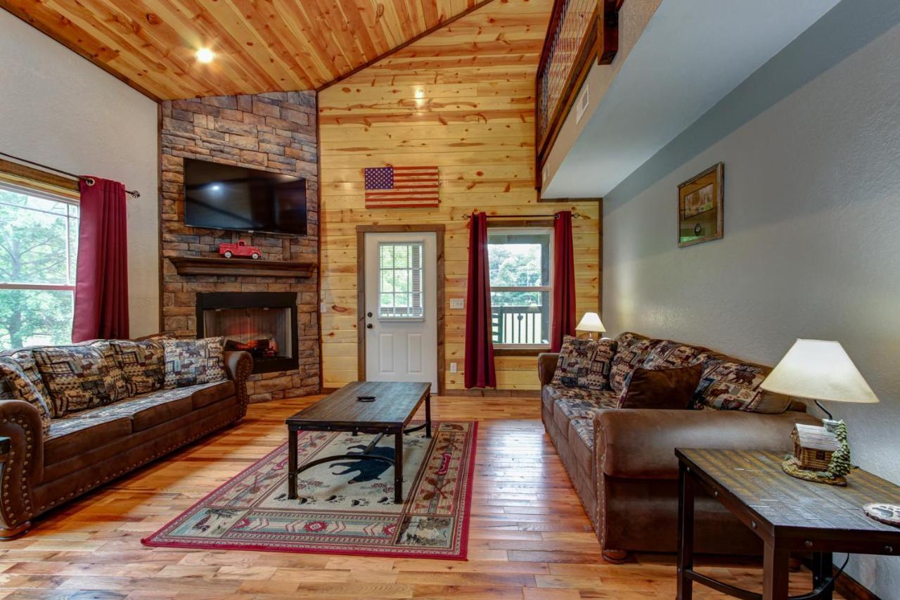 3 Master Bedrooms - Sleeps 10 - Location - Game - Hot Tub