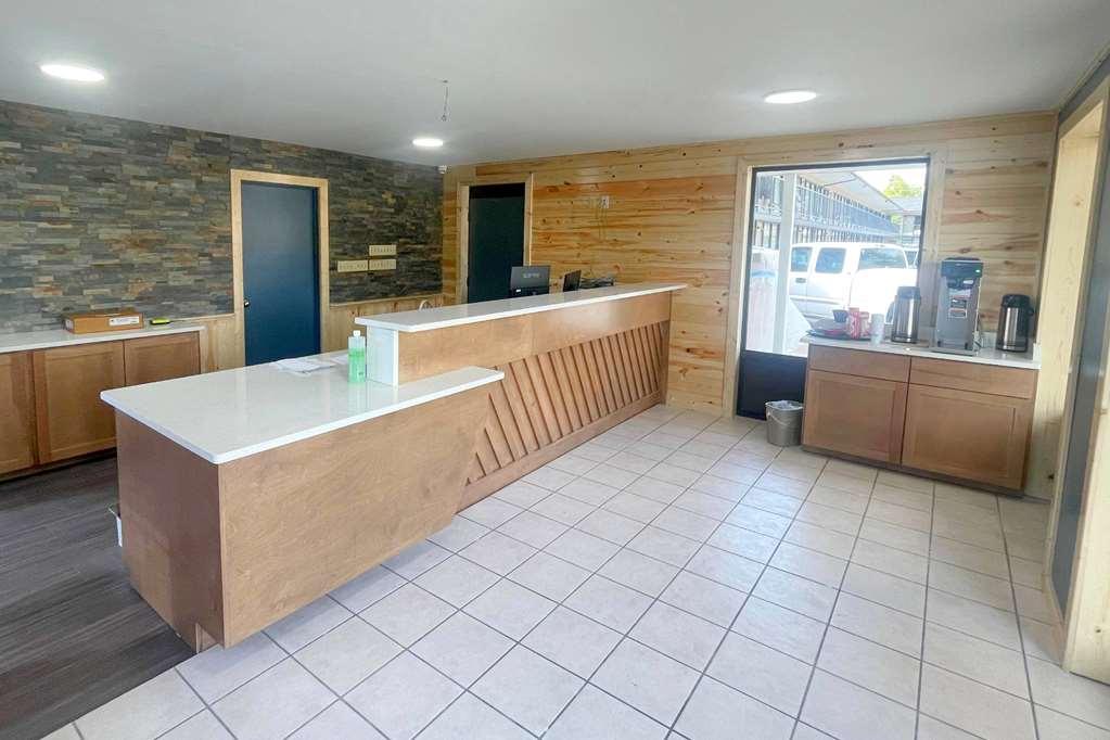 Travelodge By Wyndham Dollywood Lane 2*