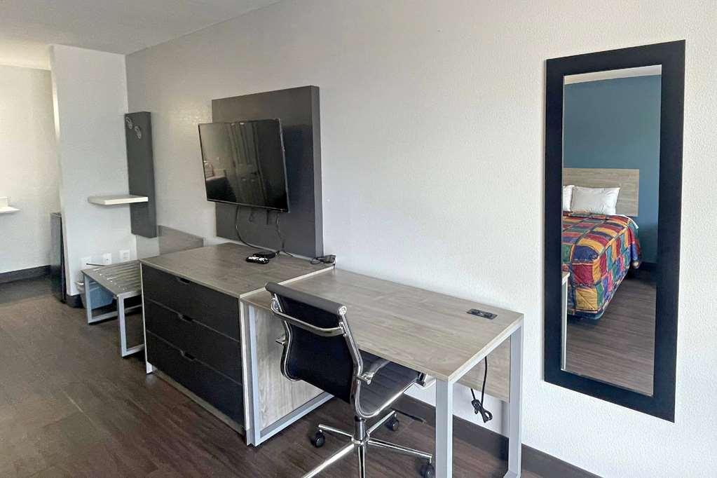 Travelodge By Wyndham Dollywood Lane 2*