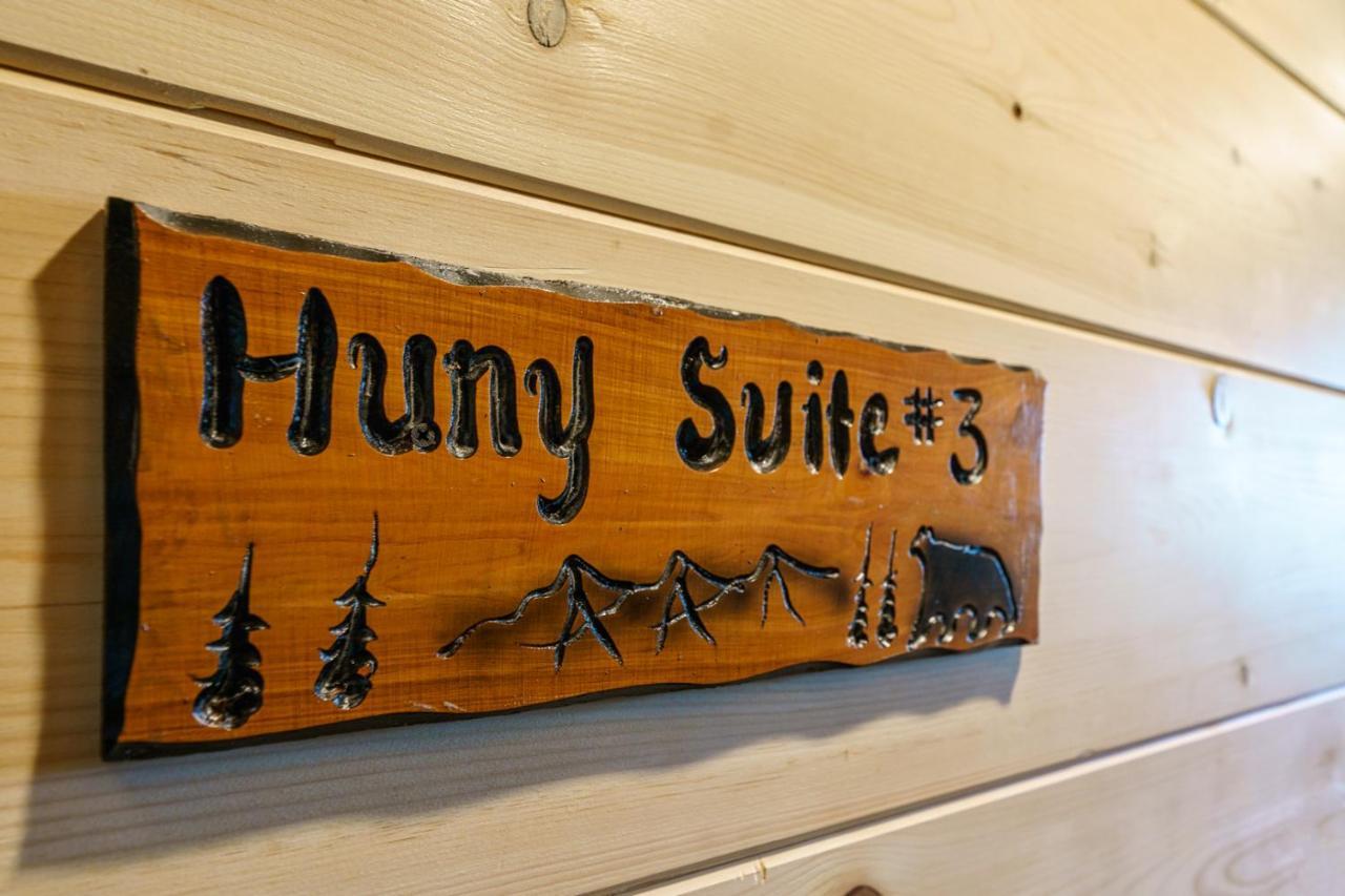 Huny Bear Pigeon Forge