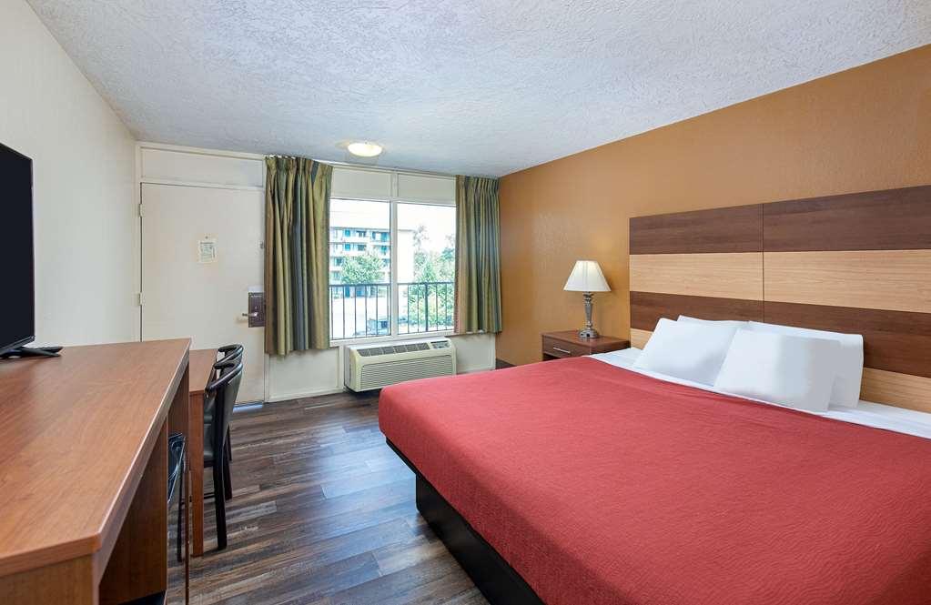 Americana A Travelodge By Wyndham