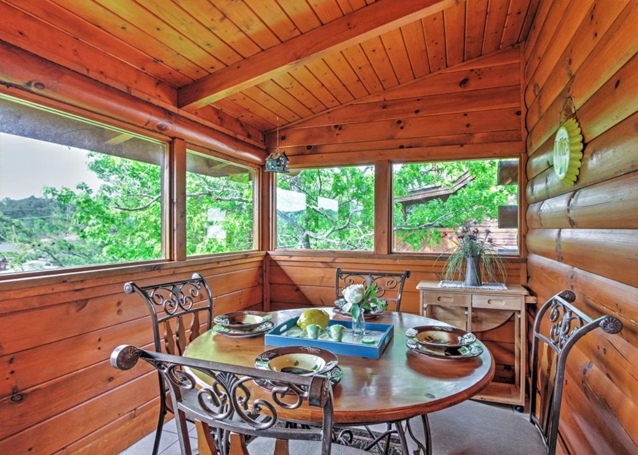 Luxury Cabin, 5 Min To Dollywood, Smoky Mountain Charm! Holiday home *