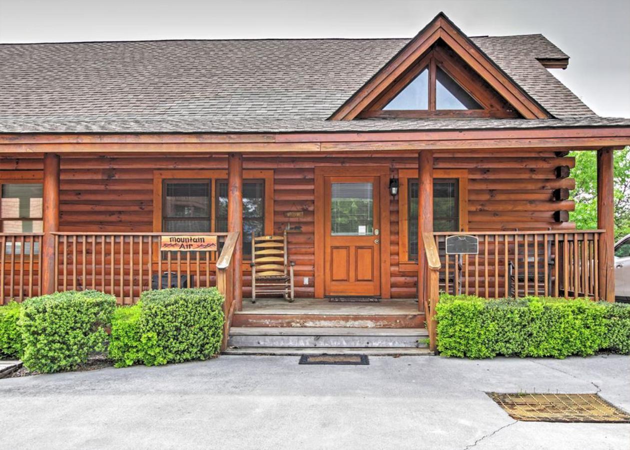 Luxury Cabin, 5 Min To Dollywood, Smoky Mountain Charm! Holiday home *