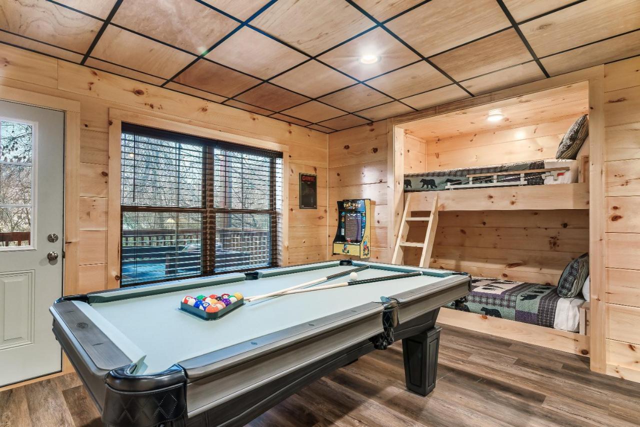 Mountains R Calling, Cozy Hideaway, King Beds, Hot-tub, Arcade, Ev Ready *