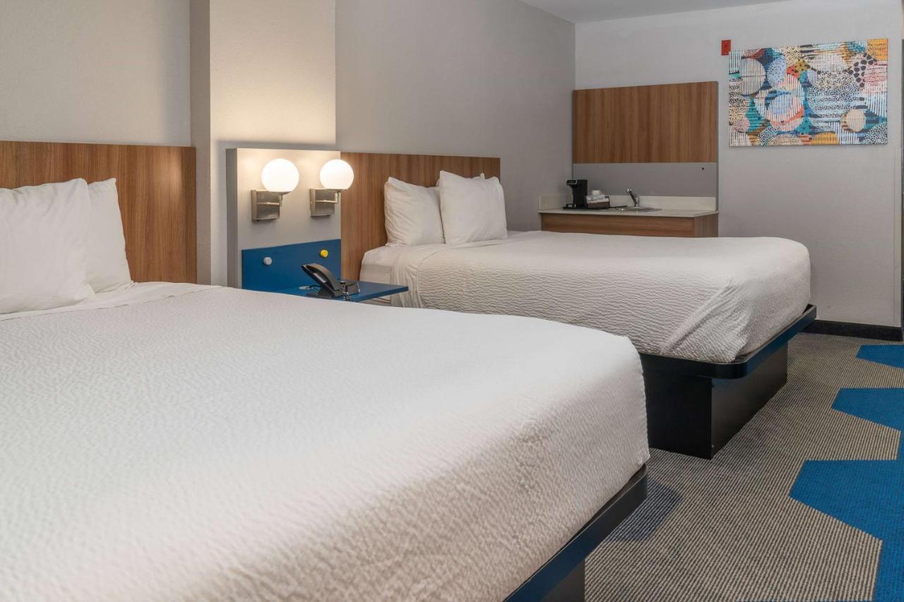 Microtel & By Wyndham Hotel
