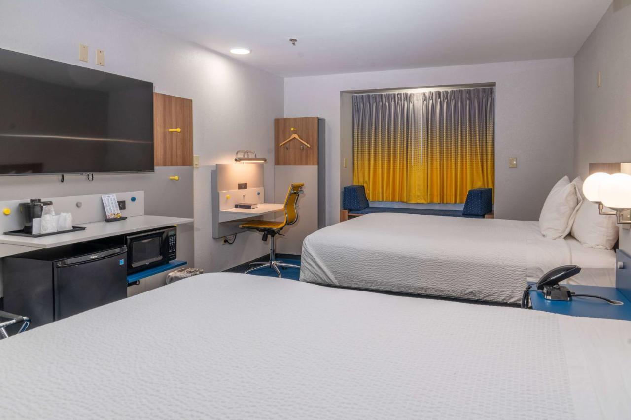 Microtel & By Wyndham 3*