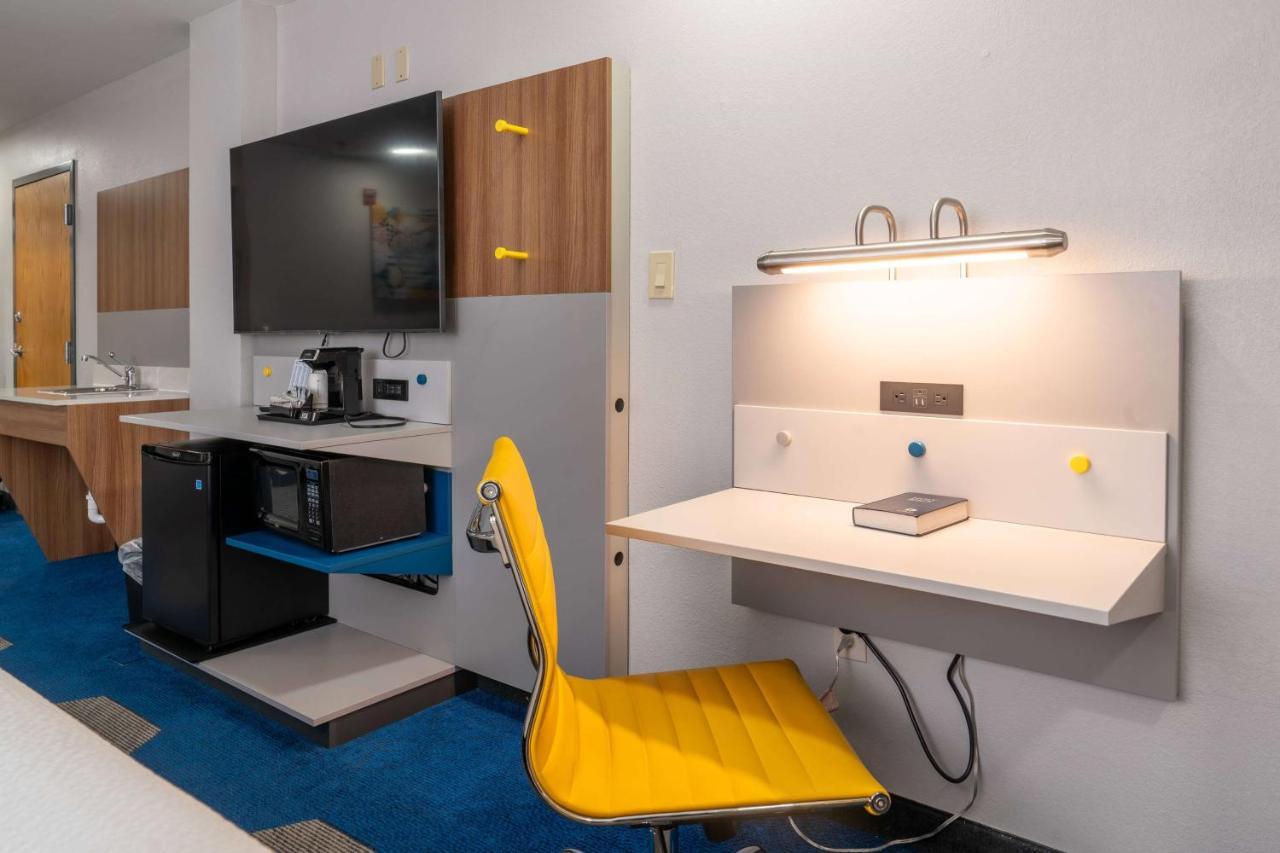 Microtel & By Wyndham