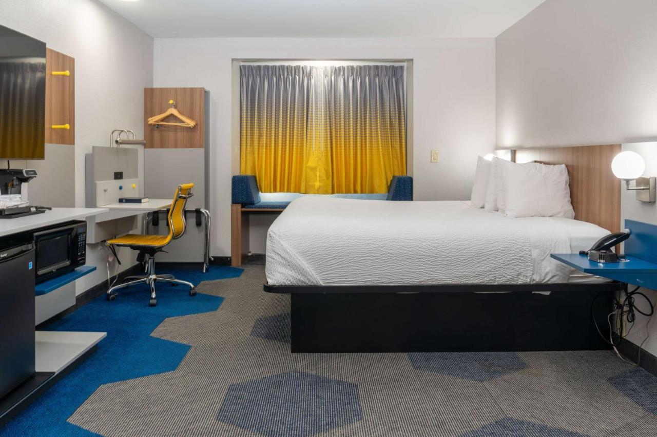 Microtel & By Wyndham Pigeon Forge