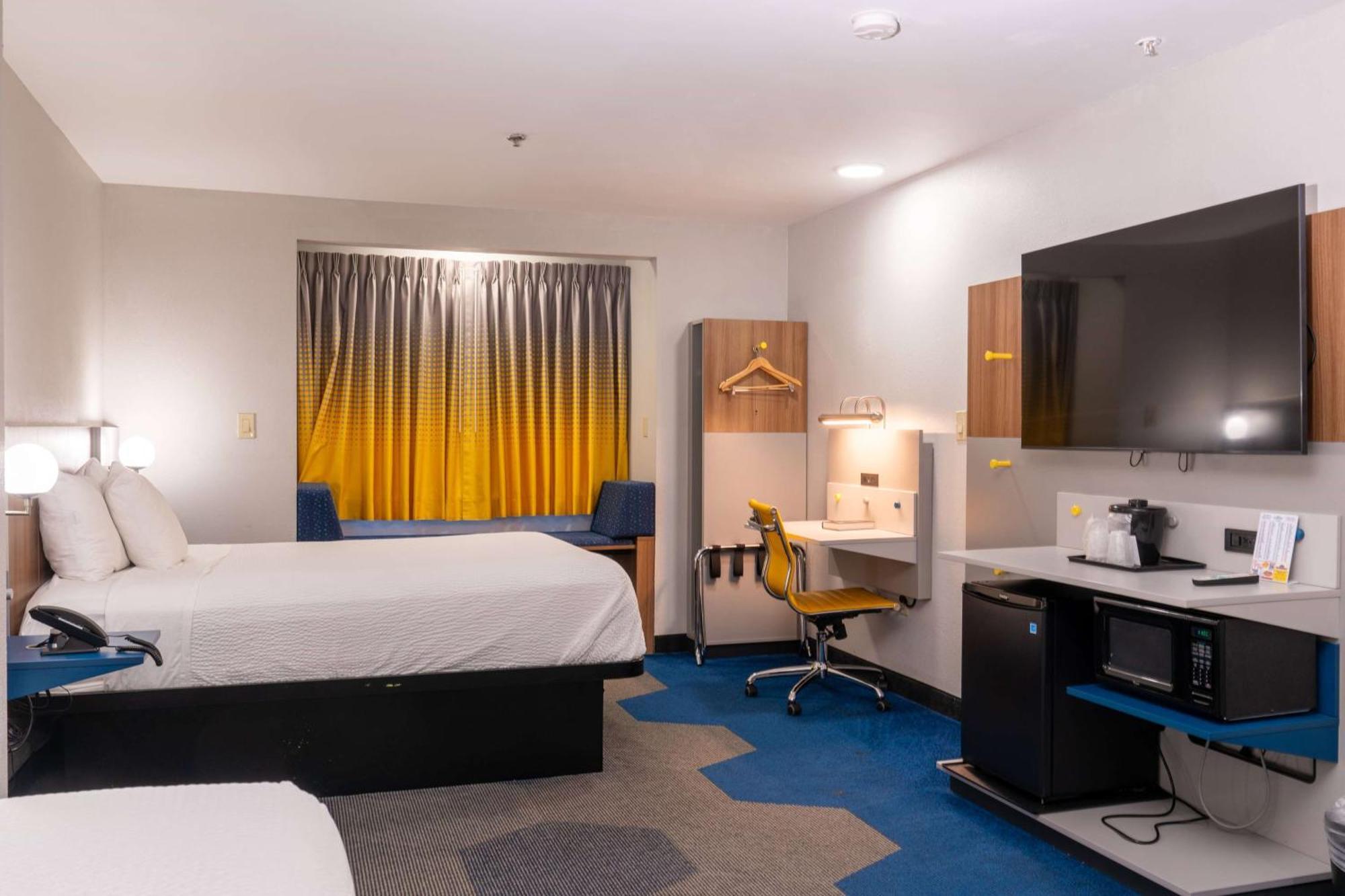 Microtel & By Wyndham Hotel Pigeon Forge