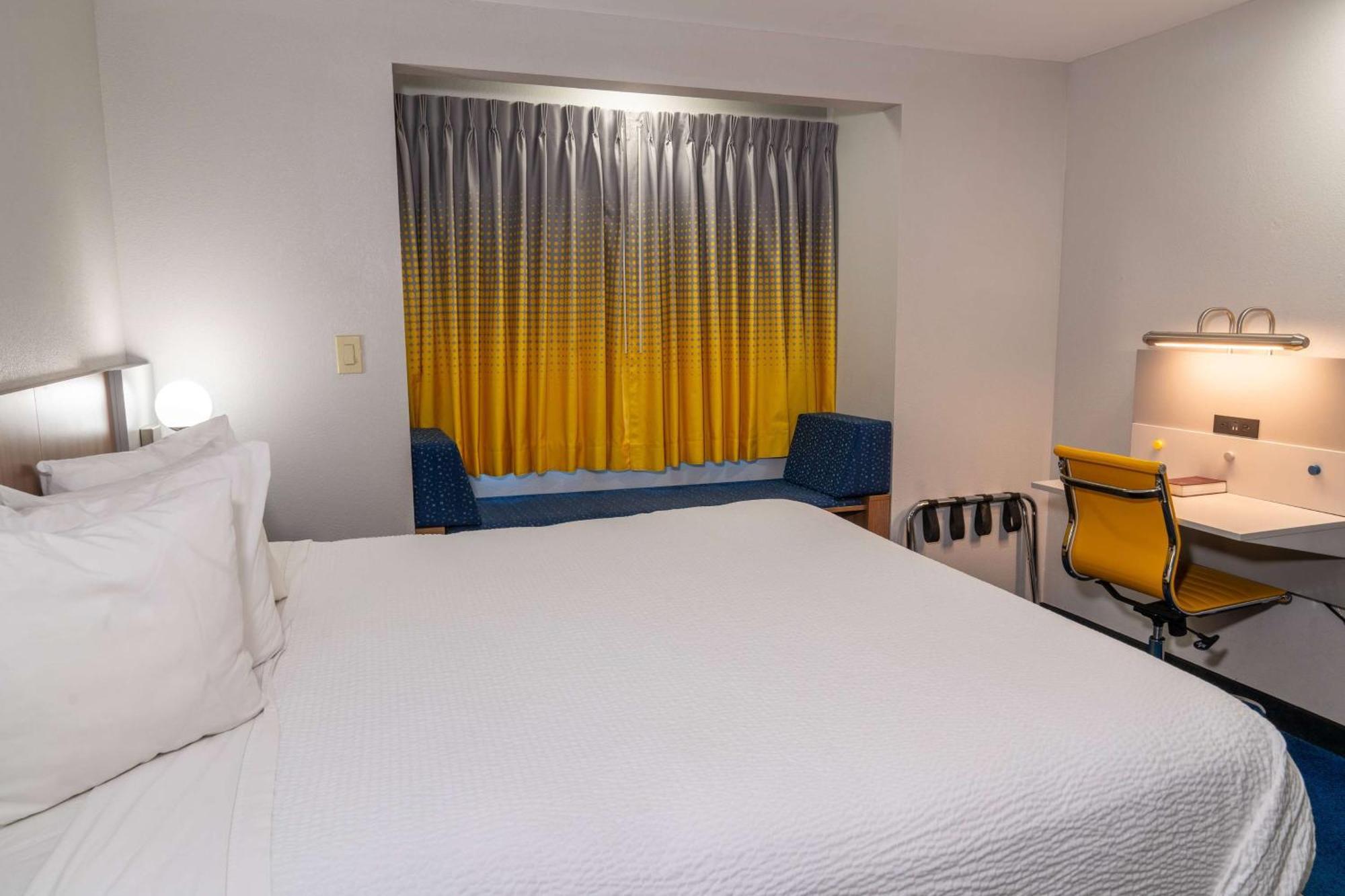 Microtel & By Wyndham Hotel