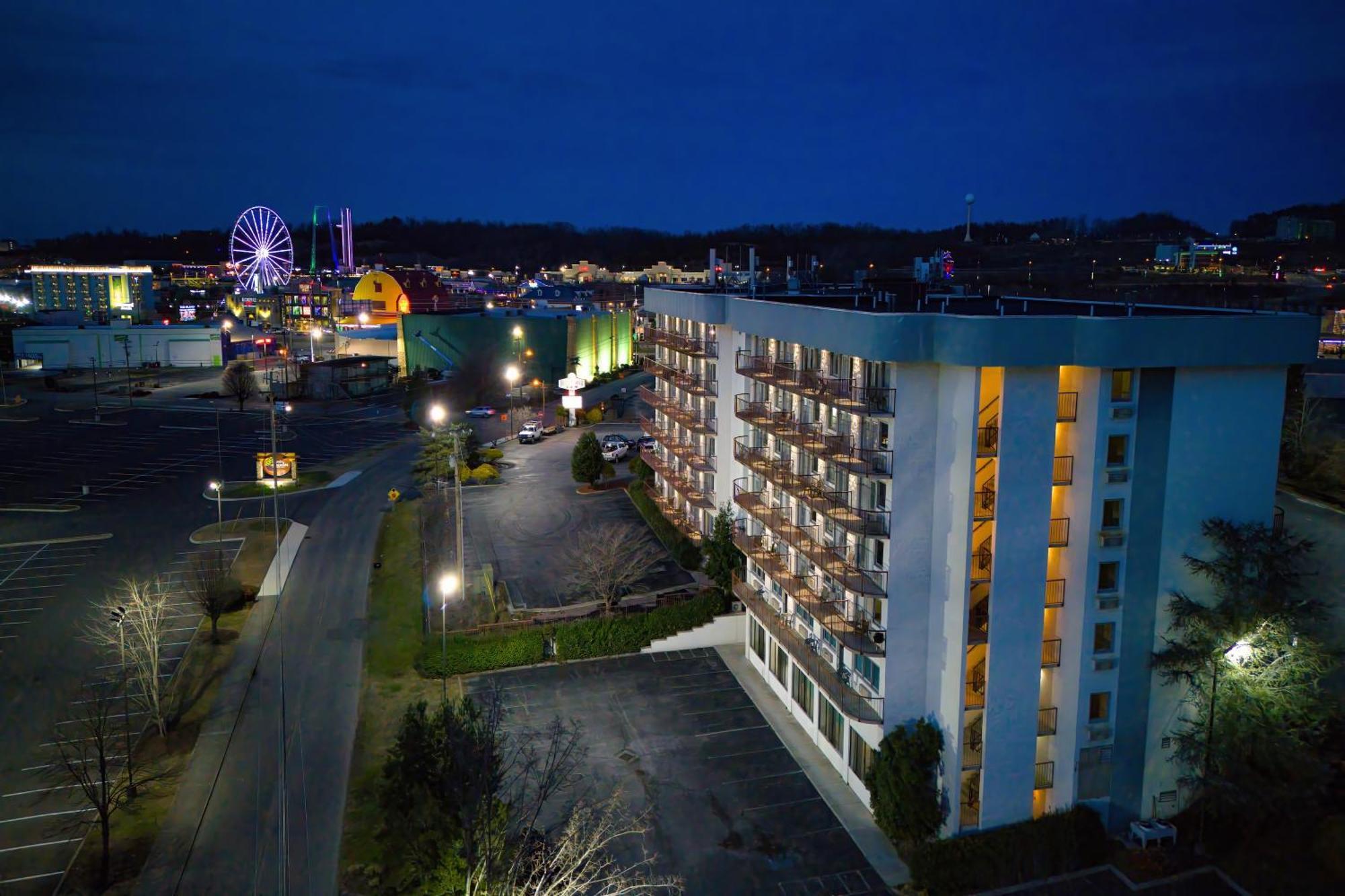 Park Tower 2*