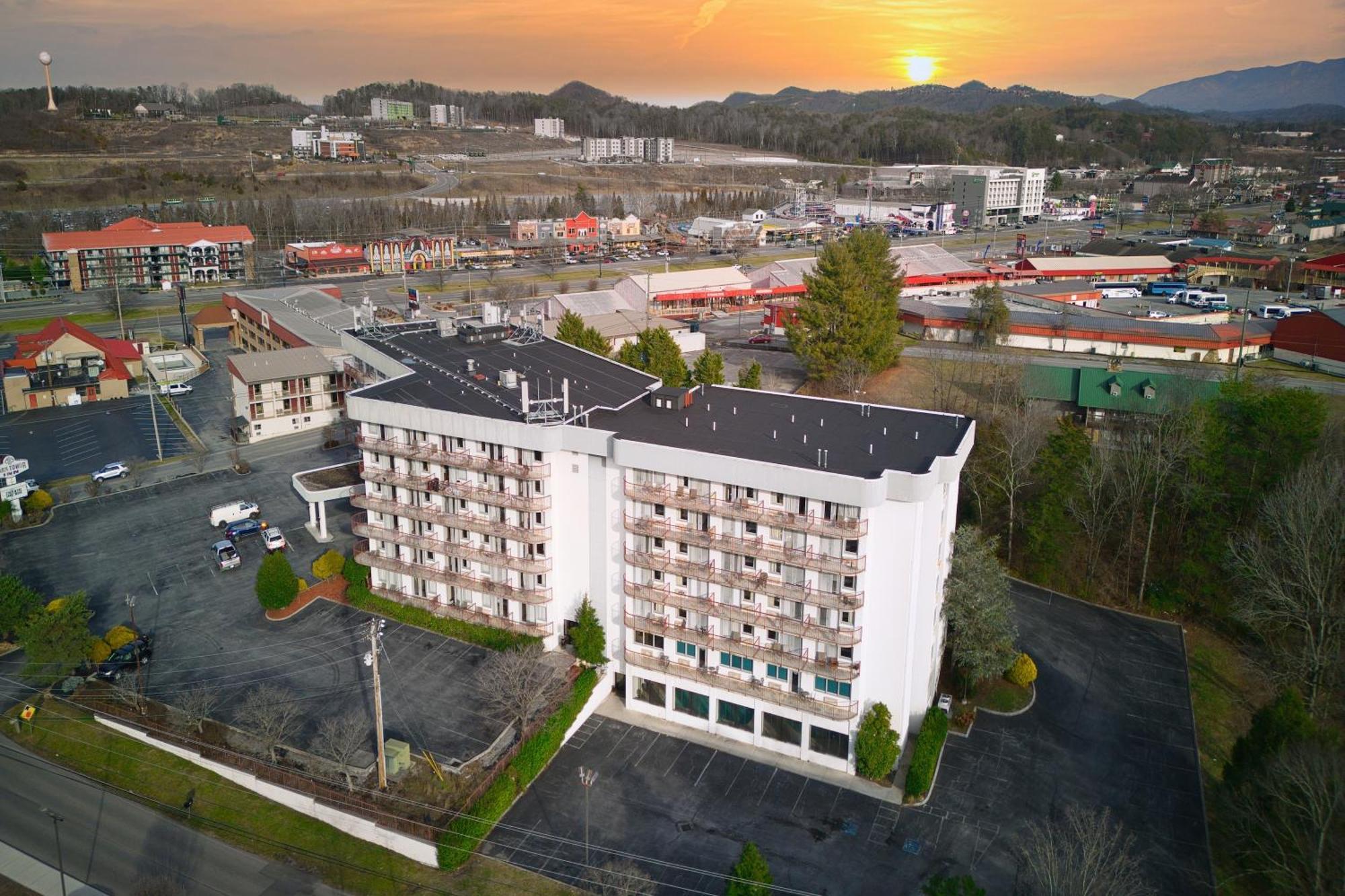 Park Tower Hotel Pigeon Forge