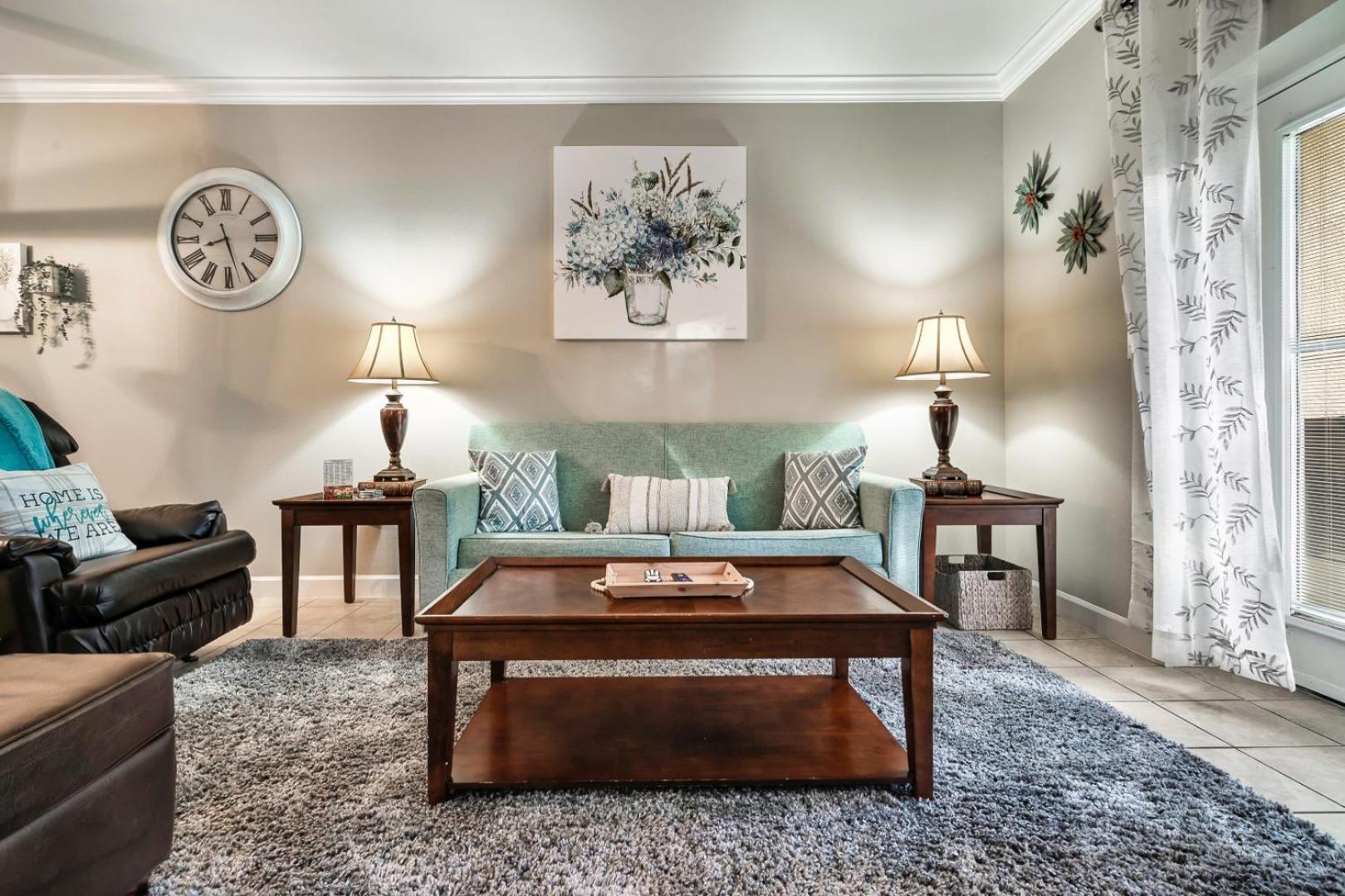 Luxury Condo, Sleeps 6, 3.2 Miles To Dollywood Apartment