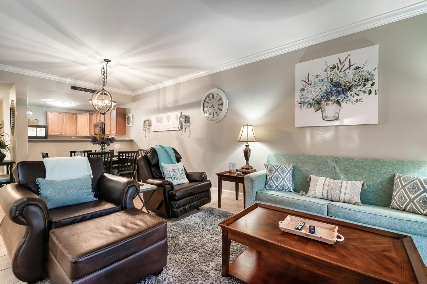 Luxury Condo, Sleeps 6, 3.2 Miles To Dollywood Apartment *