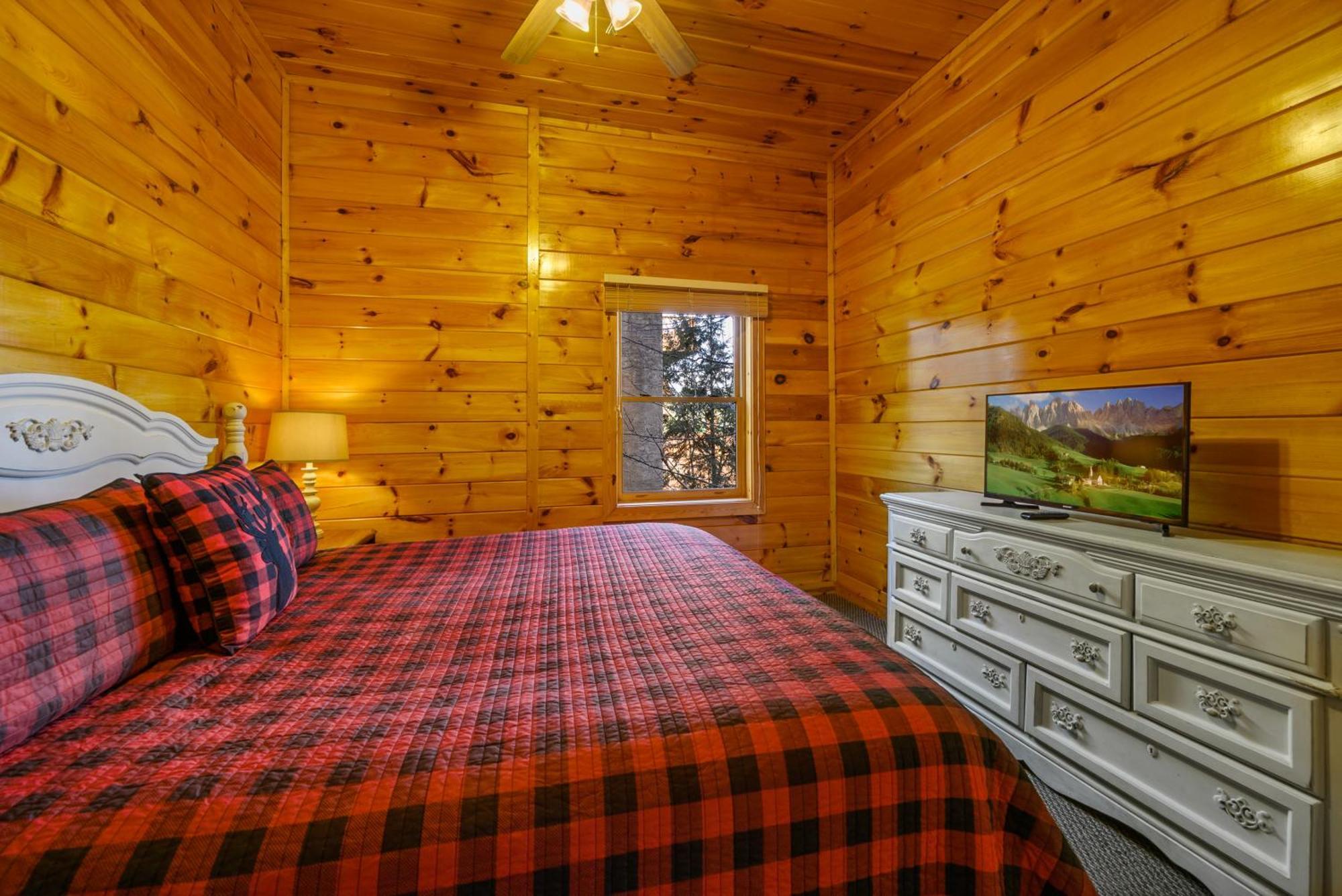 Raccoon Ridge Pigeon Forge