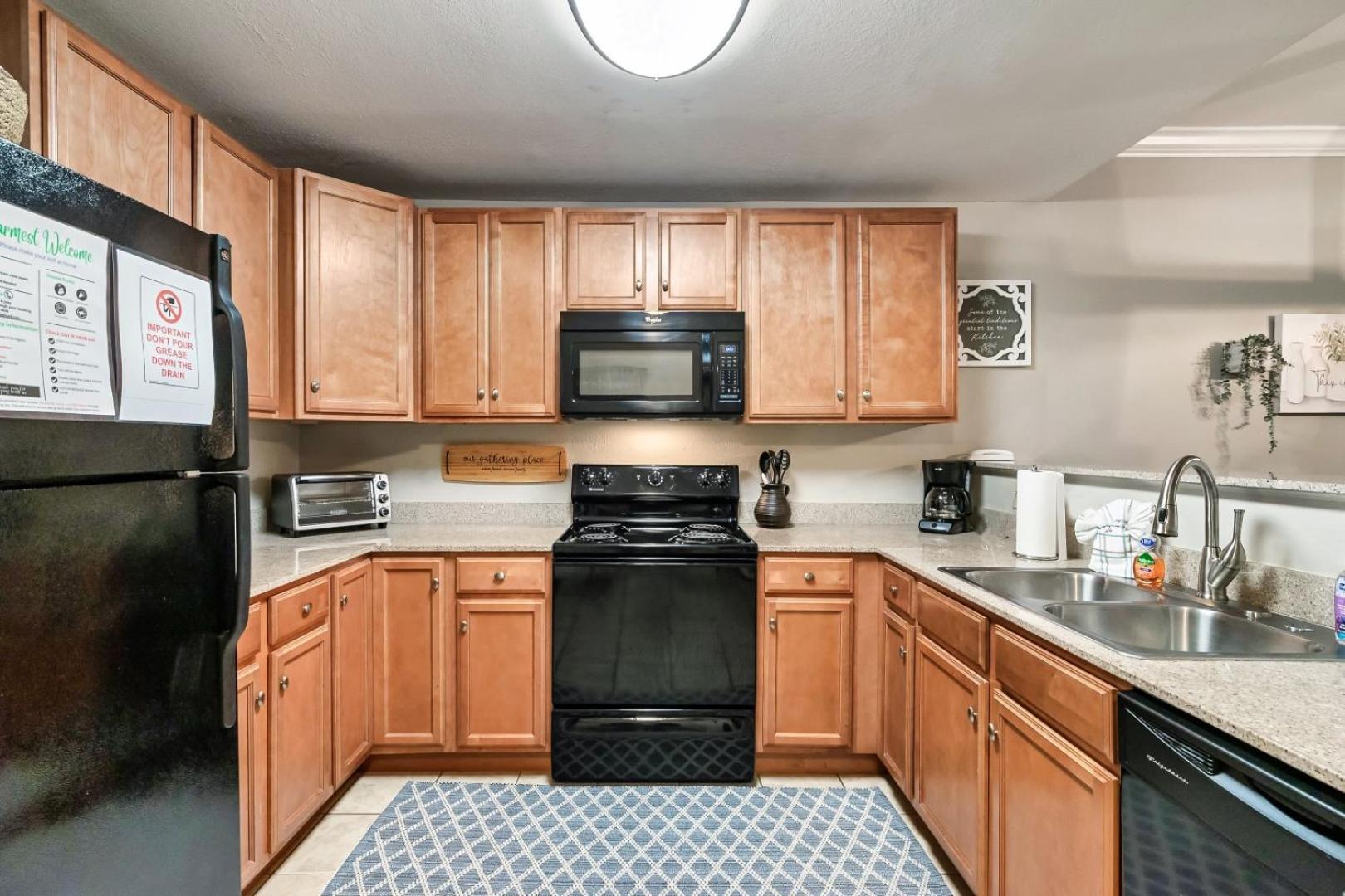 Luxury Condo, Sleeps 6, 3.2 Miles To Dollywood * Pigeon Forge