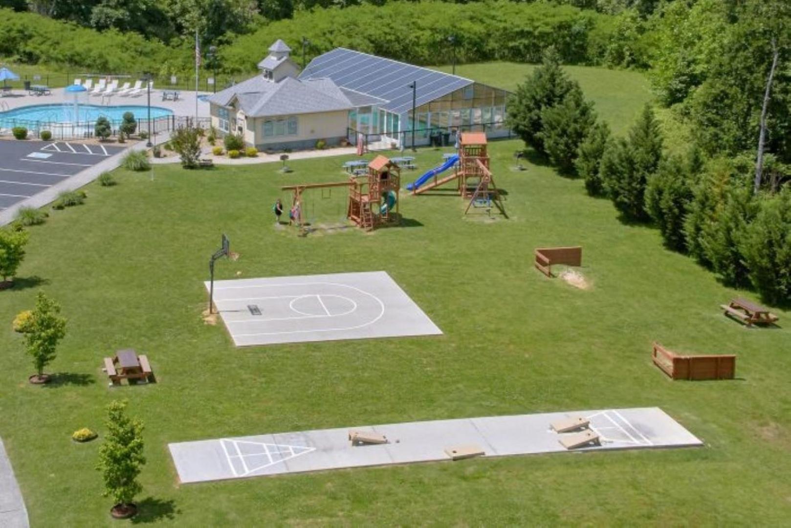 Luxury Condo, Sleeps 6, 3.2 Miles To Dollywood *