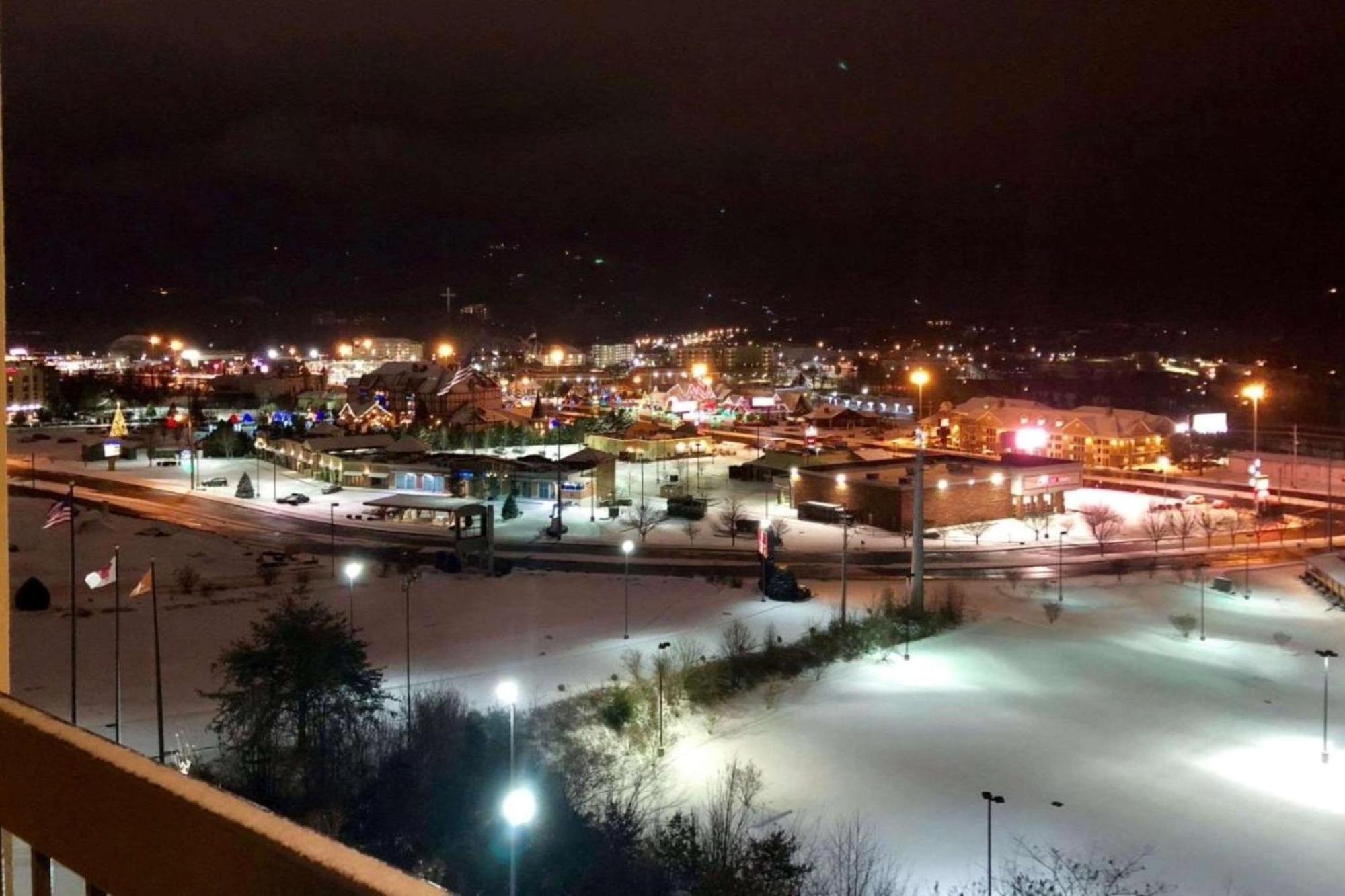 Hotel Vista Near Island Drive And Convention Center Pigeon Forge