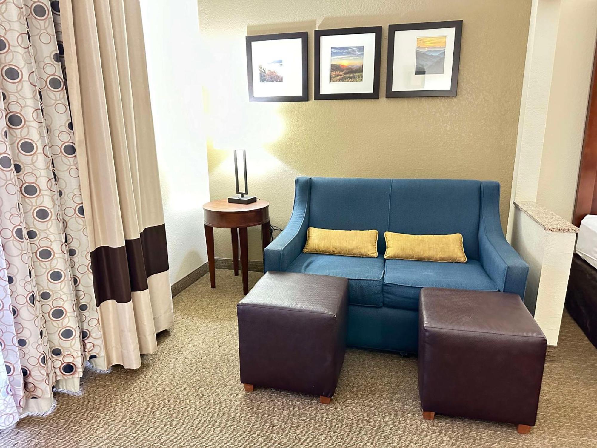 Hotel Vista Near Island Drive And Convention Center 3*
