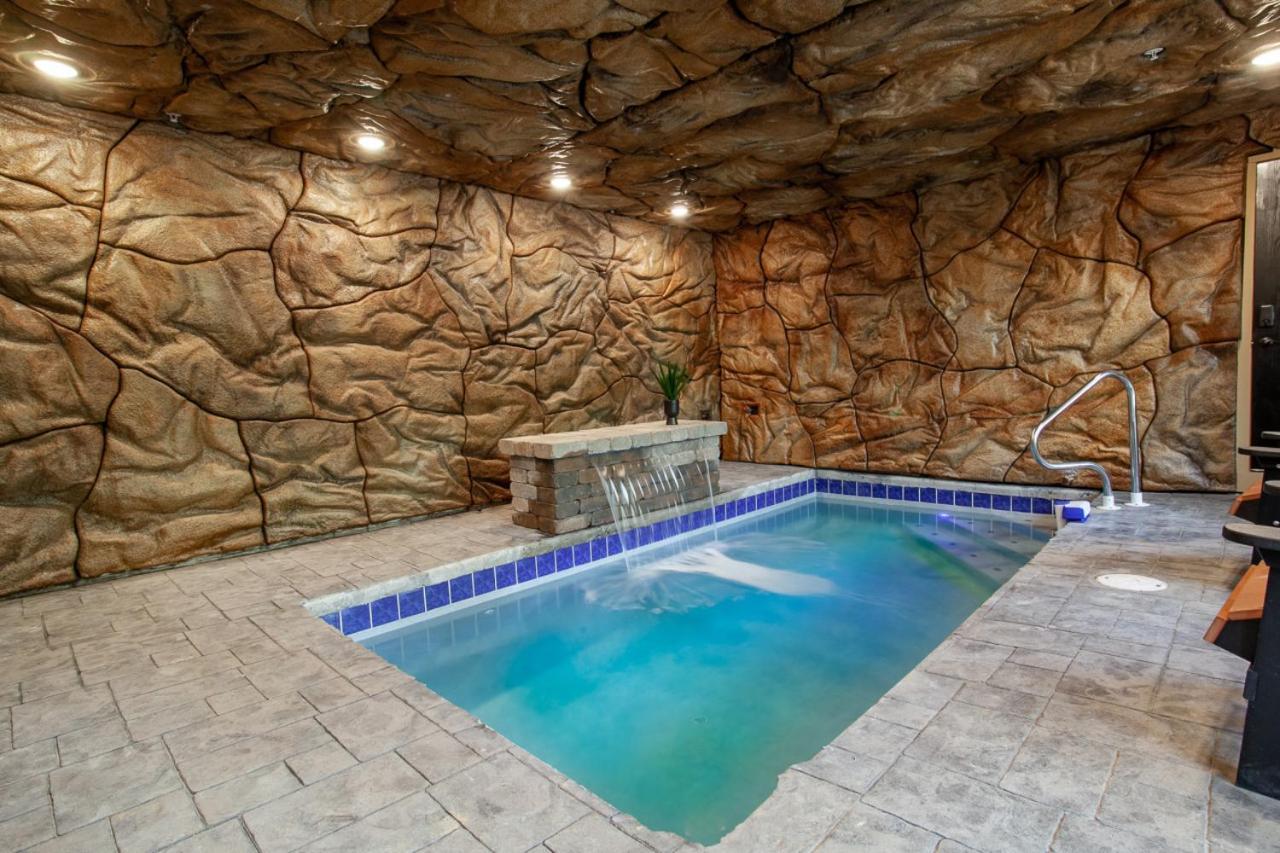 Tennessee Timber Hot Tub Private Pool Games Holiday home Pigeon Forge