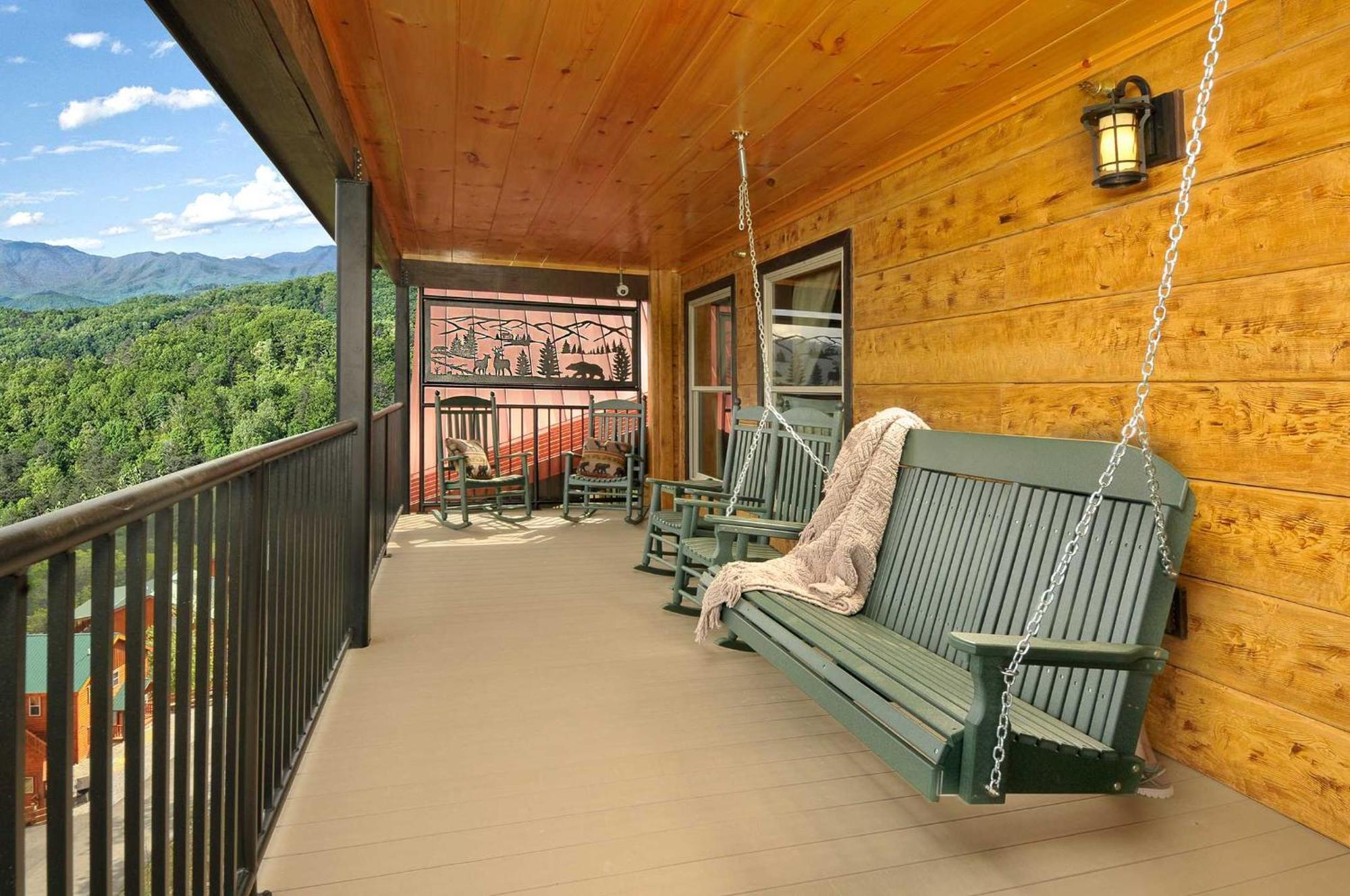 Villa Skyview Mansion:13bdrm, 17bath, Sleeps 70, Indoor Pool, Amazing Views *