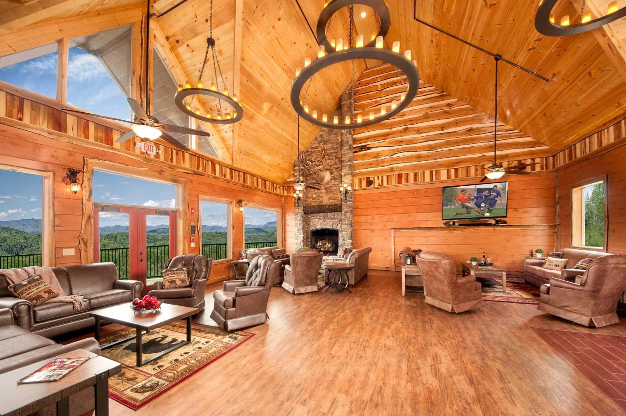 Villa Skyview Mansion:13bdrm, 17bath, Sleeps 70, Indoor Pool, Amazing Views *