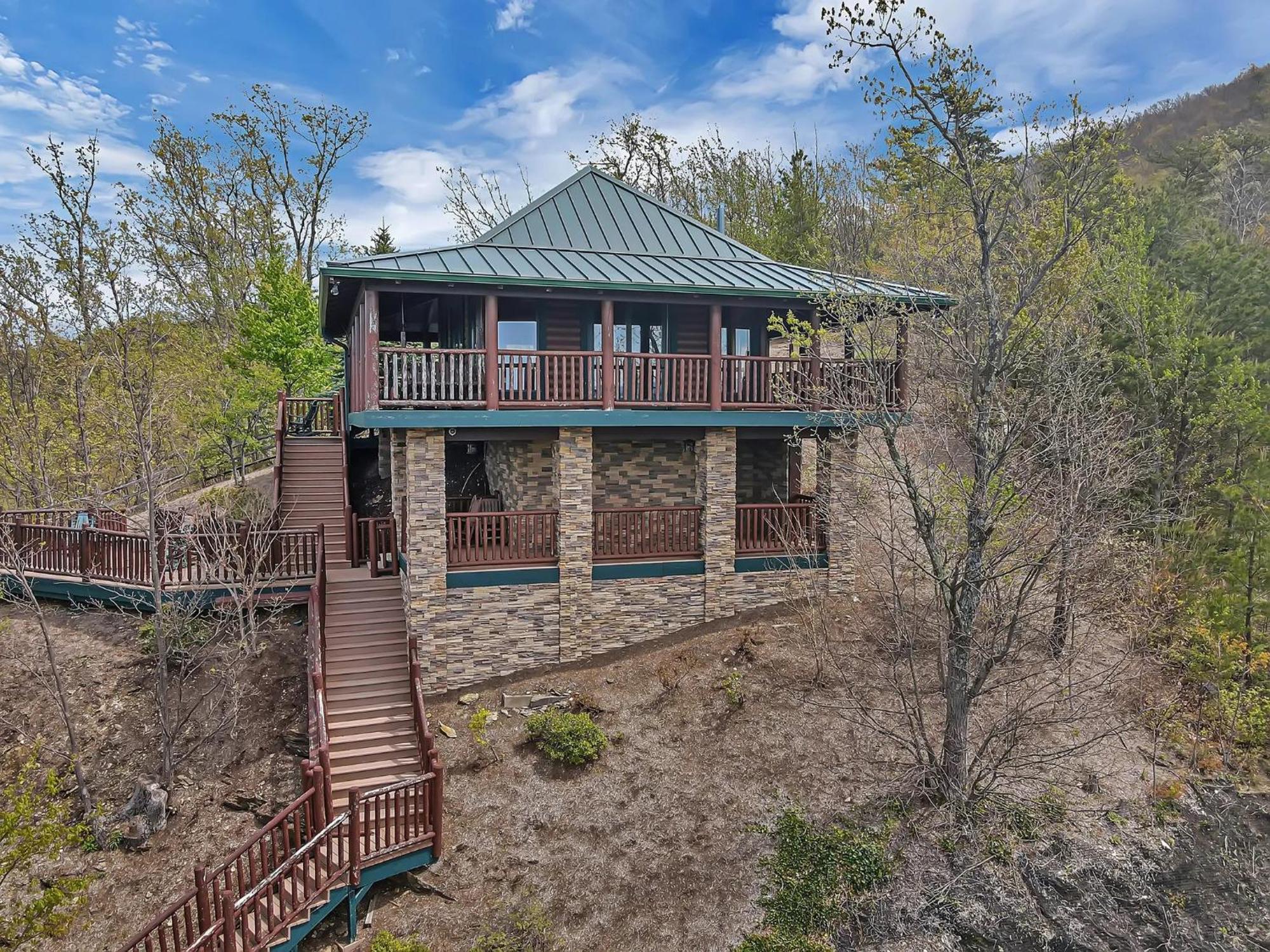 Scenic Views Estate