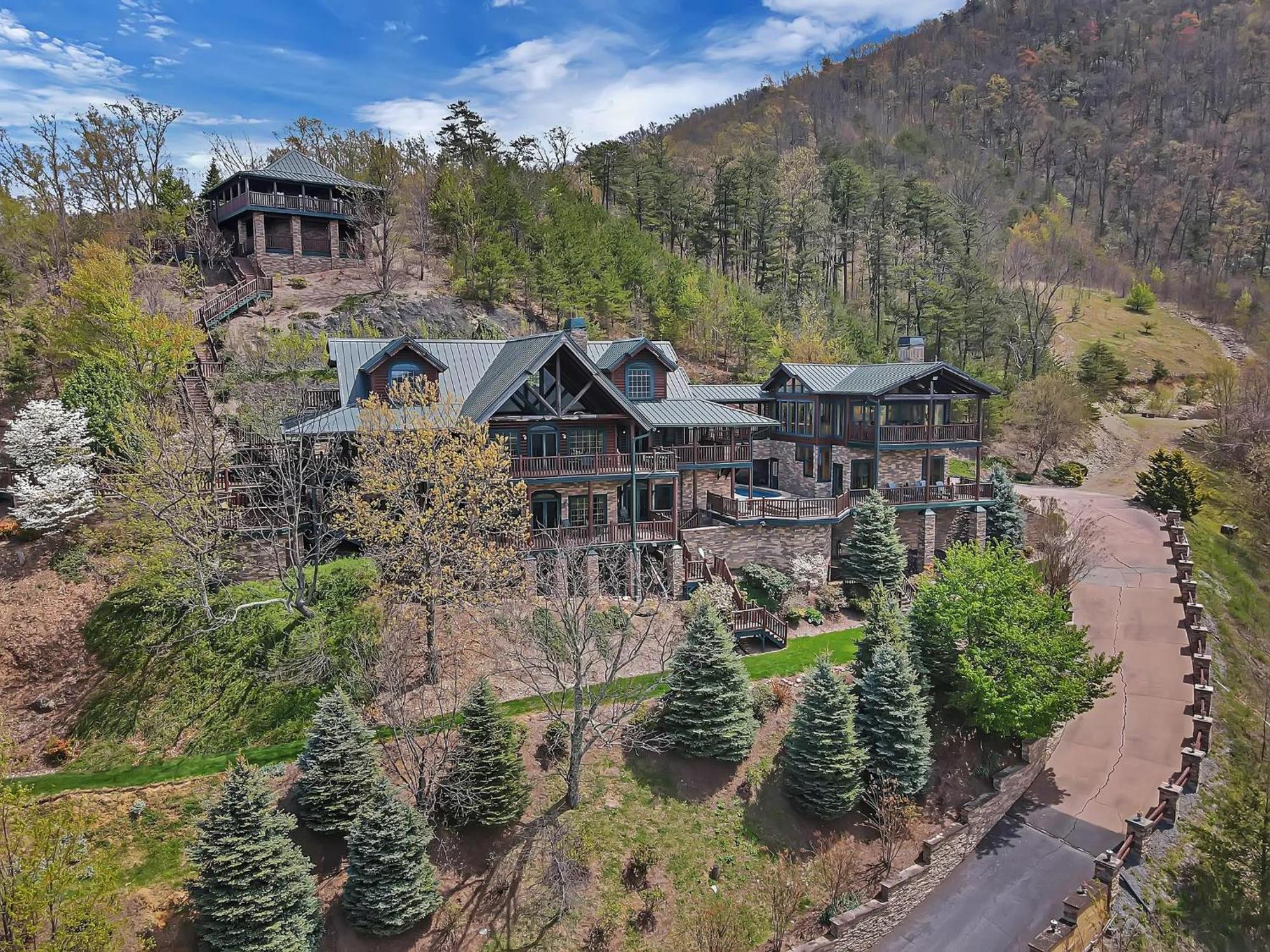 Scenic Views Estate Villa