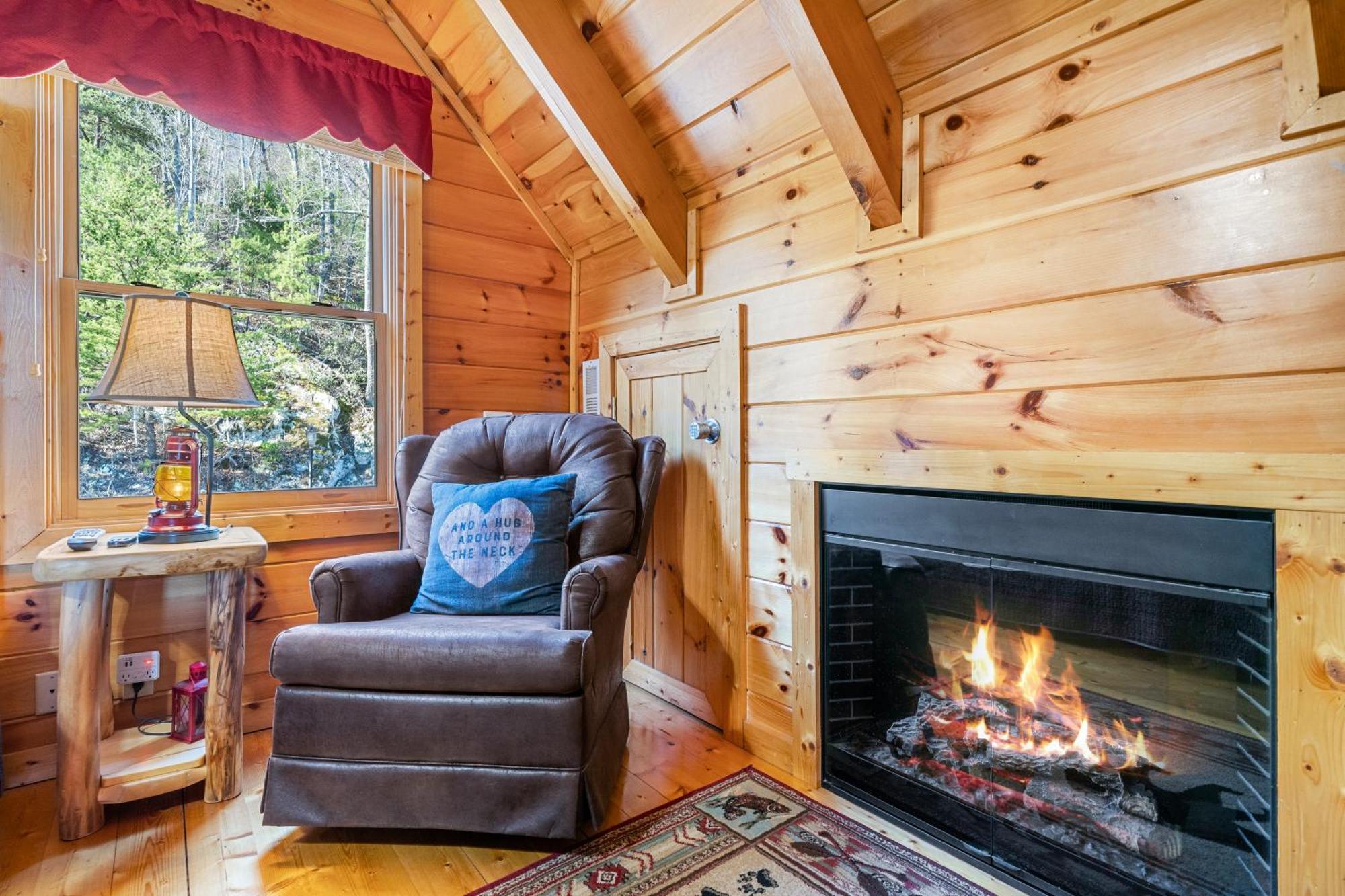 A Higher Calling, 1089 Of Free Area Attraction Tickets For Each Paid Day, Dollywood And More! Holiday home Pigeon Forge