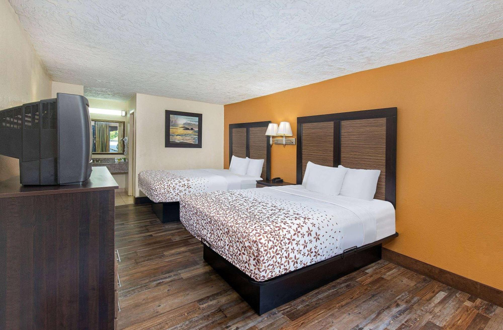 Americana A Travelodge By Wyndham Motel Pigeon Forge