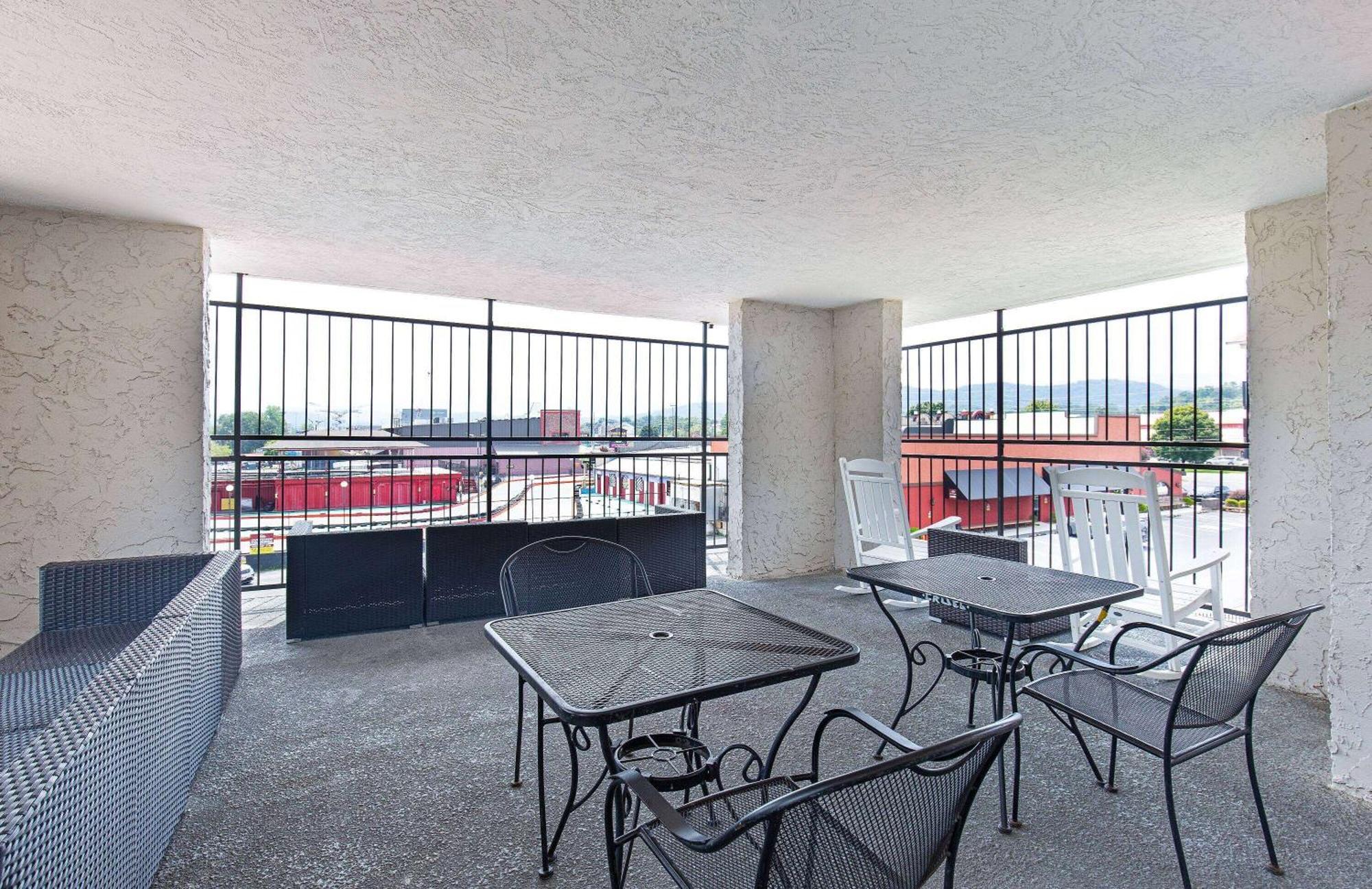 Motel Americana A Travelodge By Wyndham 2*