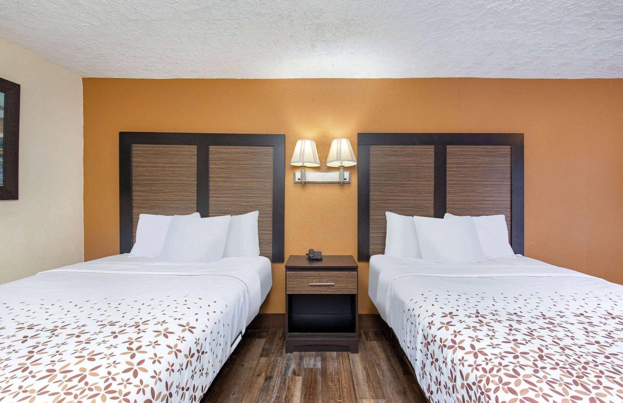 Americana A Travelodge By Wyndham Motel Pigeon Forge