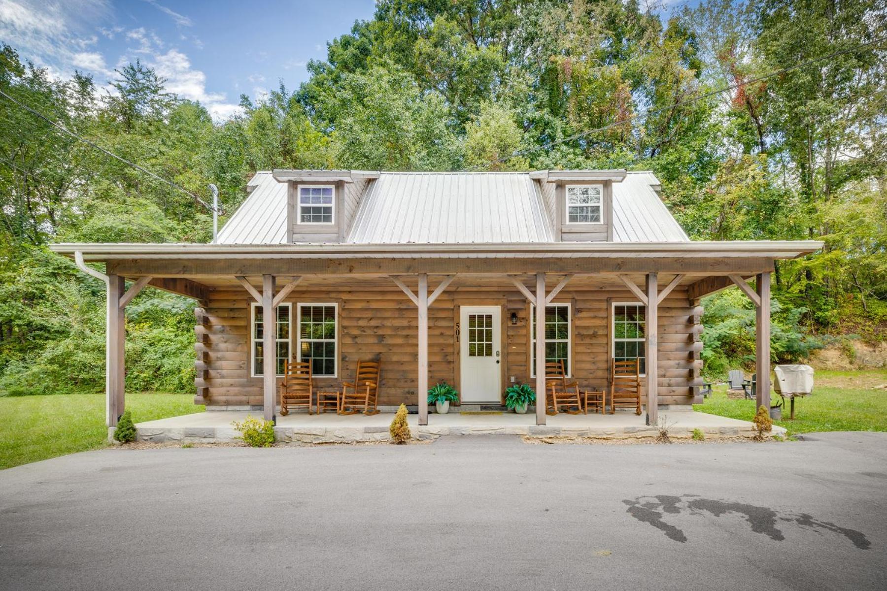 Holiday home Bear Clubhouse Hot Tub, 1mile From The Parkway, 900 In Free Tickets!