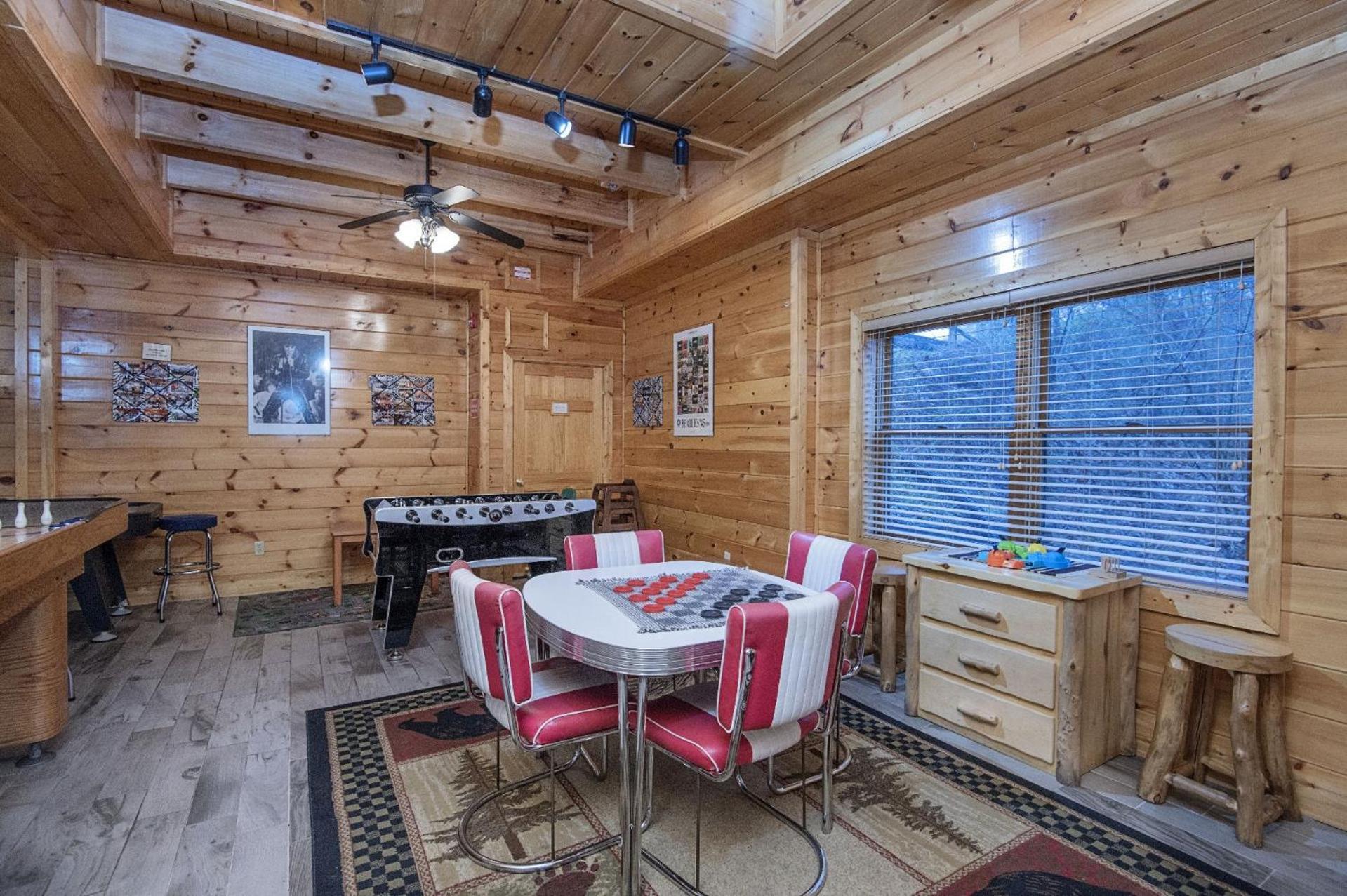 Holiday home Ern854 - Wagon Wheel - Great Location! Close To The Action! Pigeon Forge