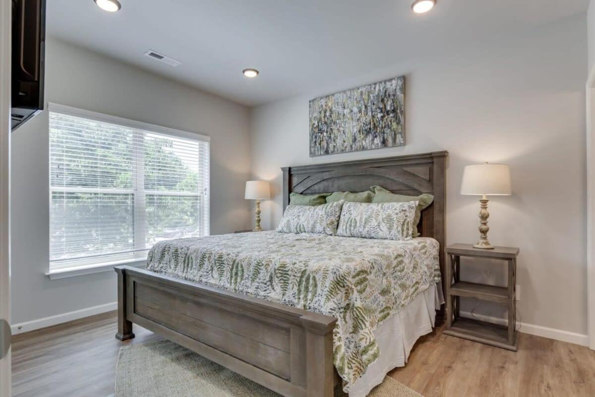 Apartment New Const Sleeps 6 Pool - Close To Pkwy *