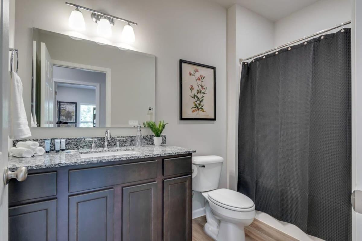 New Const Sleeps 6 Pool - Close To Pkwy Apartment *