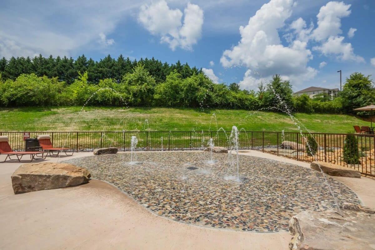 Apartment New Const Sleeps 6 Pool - Close To Pkwy