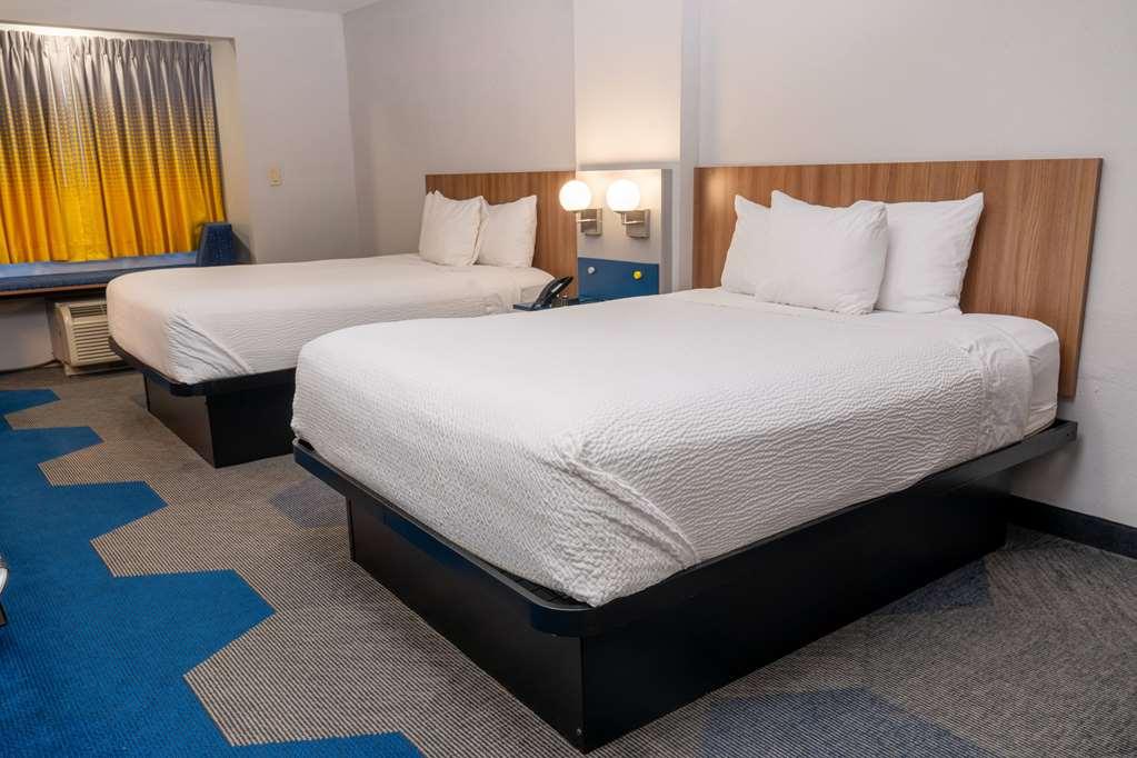 Microtel & By Wyndham Hotel 3*